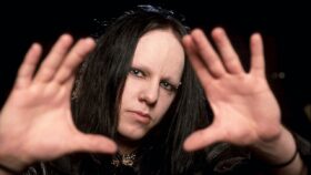 Read more about the article Οι αποδέκτες της περιουσίας του JOEY JORDISON μηνύουν τους Slipknot για επωφελές κέρδος από τον θάνατό του.